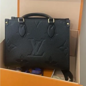 Stylish Louis Vuitton Onthego Bag For Women (BOT306)