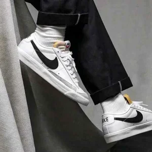 Nike Blazer Low 77