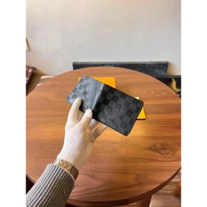 Louis Vuitton Leather Wallet With OG Box Cards Dustbag Tags For Men (SUP4259)