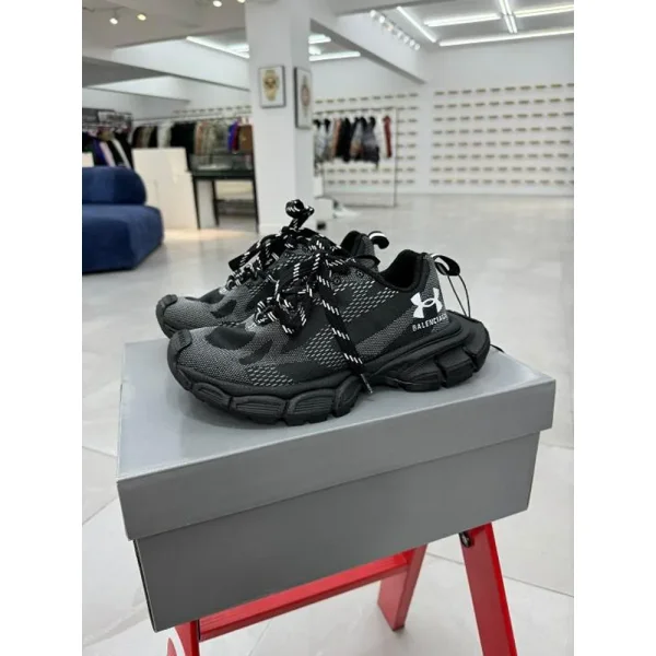 Balenciaga 3xl X Under