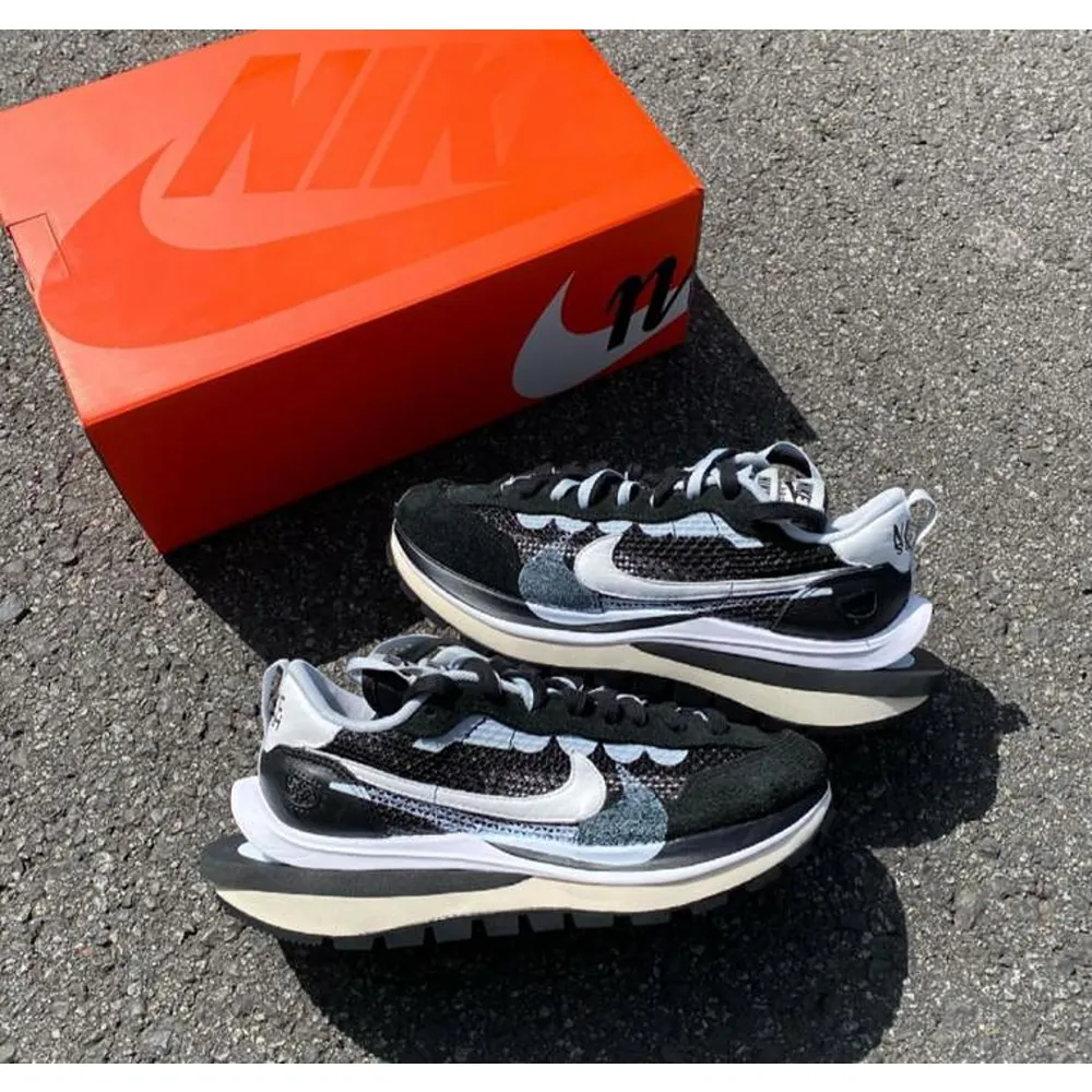 60 Nike X Sacai Vapor