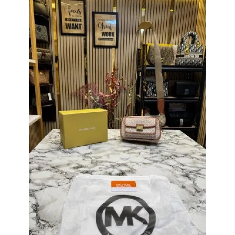 198 Michael Kors Bradshaw Bag