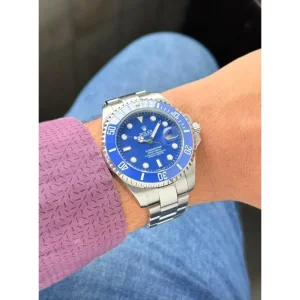 Luxurious Rolex Submariner Watch