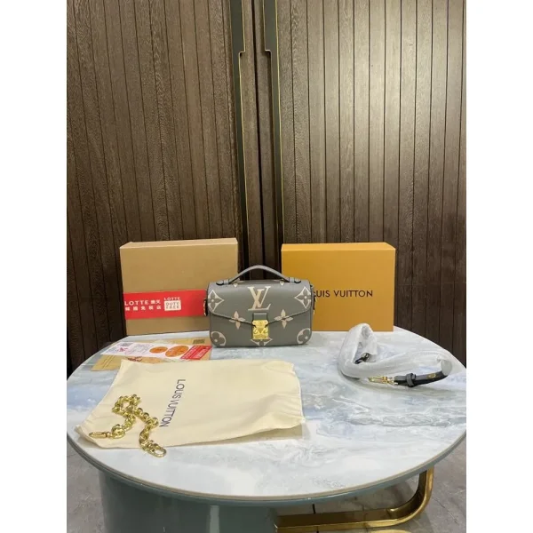 Metis Pochette Handbag