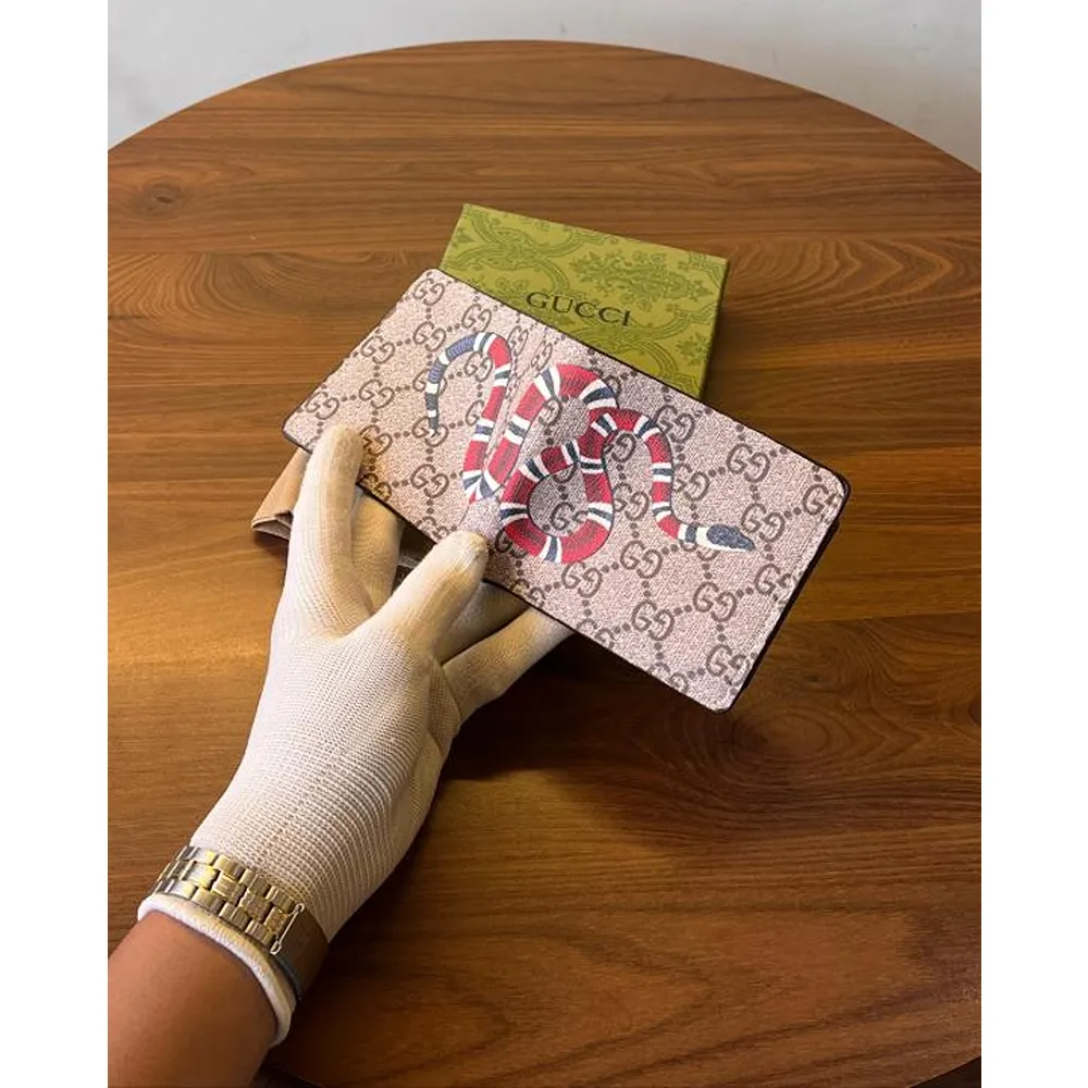 147 Gucci Leather Wallet
